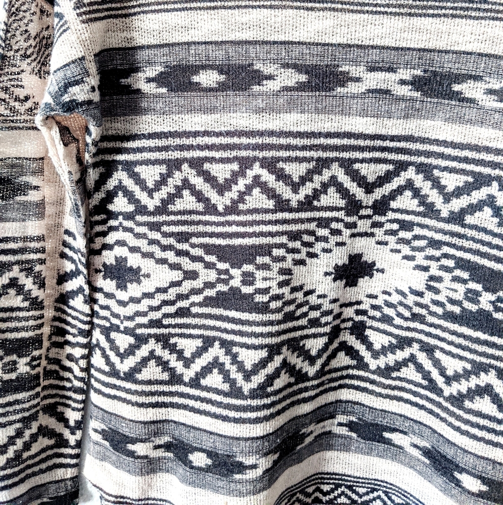 Knit tribal print top - Picture 4 of 5